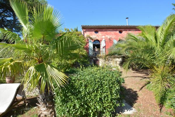 Propriete Dans UN Univers Bucolique