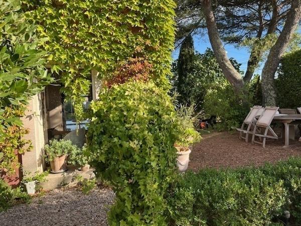 Propriete Dans UN Univers Bucolique