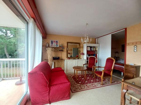 Parking + appartement + annexe