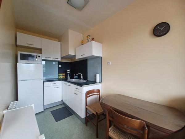 Parking + appartement + annexe