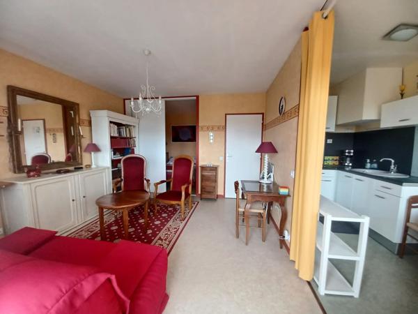 Parking + appartement + annexe