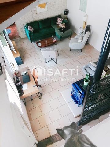 Une Charentaise rare et exceptionnelle à deux pas du centre ville de Pons !