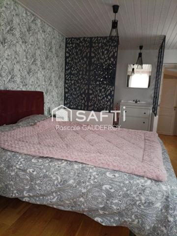 Une Charentaise rare et exceptionnelle à deux pas du centre ville de Pons !