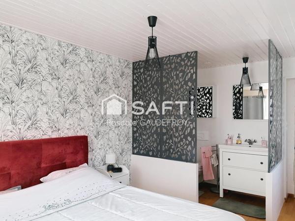 Une Charentaise rare et exceptionnelle à deux pas du centre ville de Pons !