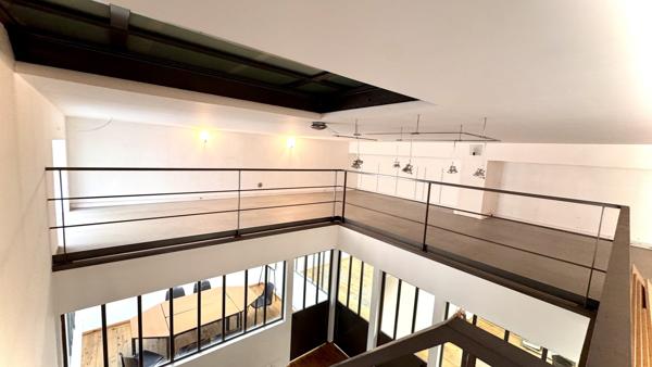 Bâtiment industriel 558 m², bureaux, loft ou projet mixte