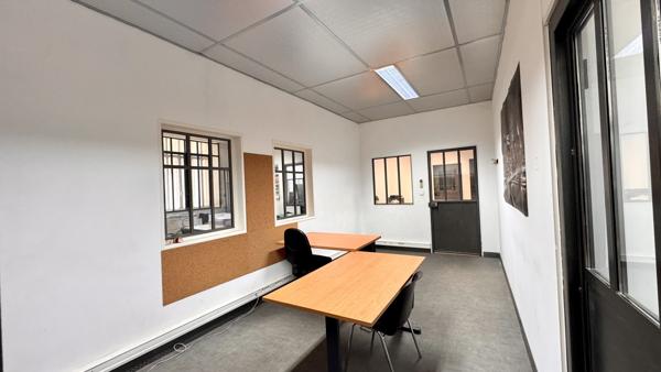 Bâtiment industriel 558 m², bureaux, loft ou projet mixte