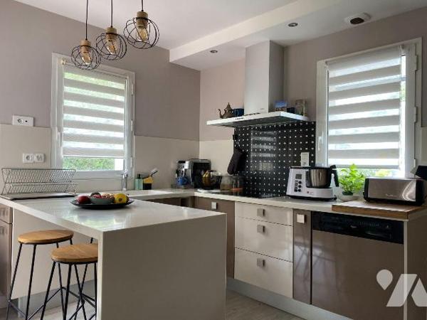 NOUVEAUTE TRENTE CINQ NOTAIRES !! PONT-PEAN, dans un quartier calme et arboré, vous serez sédui...