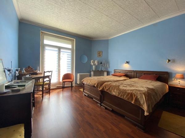 Velaine en haye 215K€, maison en bon état de 219M2 avec terrasse