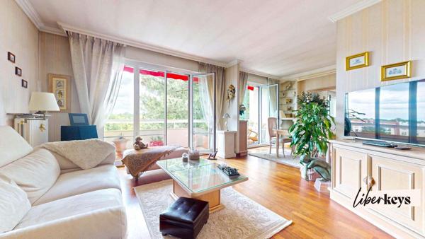 5 pièces familial de 93 m² | Dernier étage | Balcon, vue dégagée et cave
