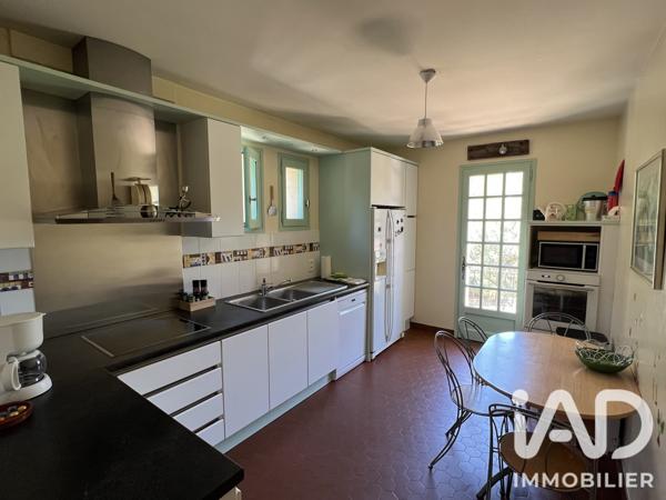 Maison à vendre 9 pièces 350 m² Bagnols-sur-Cèze