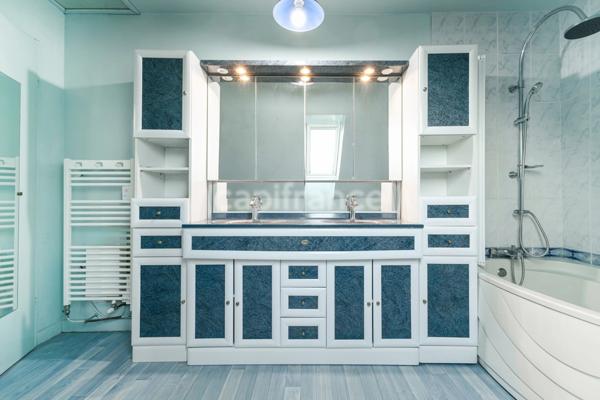 MAISON 4 CHAMBRES ET AVEC UN DOUBLE GARAGE de 60 m²