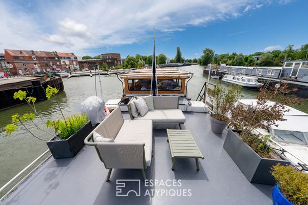 Une maison sur l’eau à proximité de la citadelle