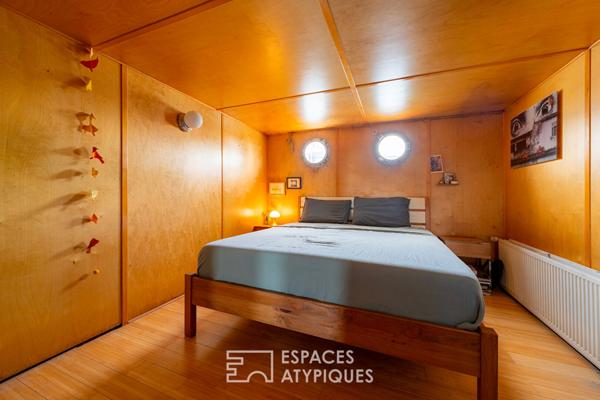 Une maison sur l’eau à proximité de la citadelle