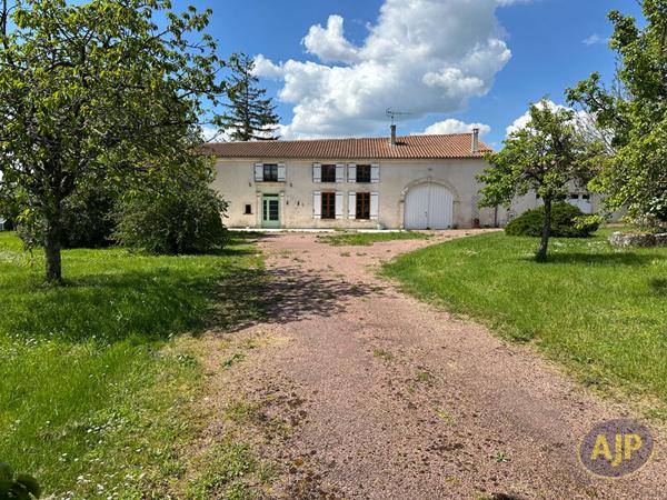 Vente maison Jarnac Champagne : 264 000 € - AJP Immobilier Pons