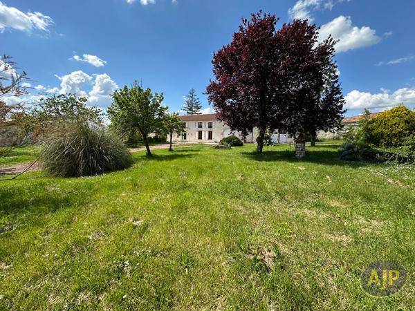 Vente maison Jarnac Champagne : 264 000 € - AJP Immobilier Pons