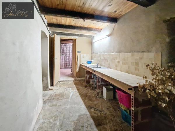 Réquista (12170) Belle Ferme avec dépendances, 3 chambres et terrain de 2500m² à Réquista