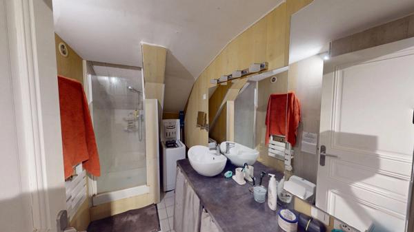 Studio 33m2 - Copro Ravalée et isolée - RENTA NETTE 5,75% - GRENOBLE