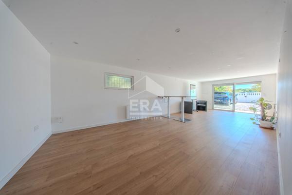 Maison familiale face aux champs