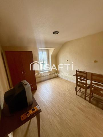 Immeuble avec restaurant et hotel