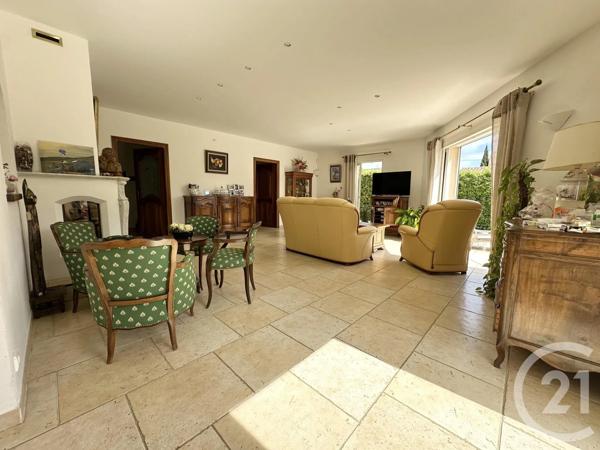 Maison à vendre  6 pièces - 162 m 2   ST CYR SUR MER  - 83