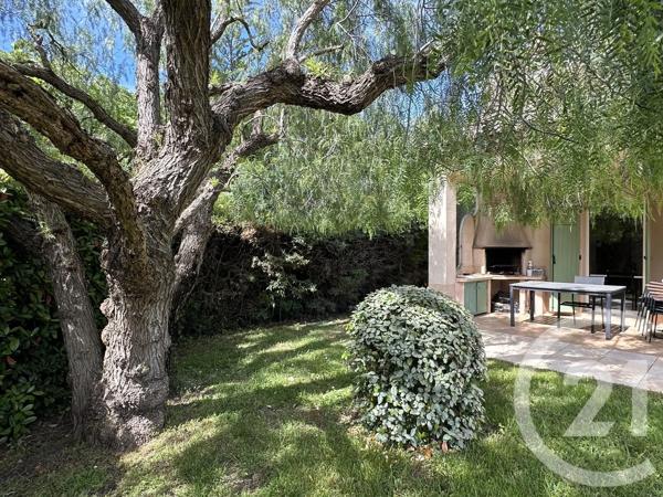 Maison à vendre  6 pièces - 162 m 2   ST CYR SUR MER  - 83