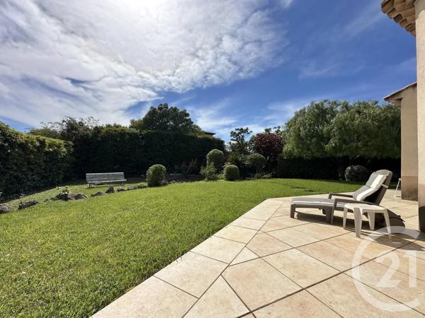 Maison à vendre  6 pièces - 162 m 2   ST CYR SUR MER  - 83