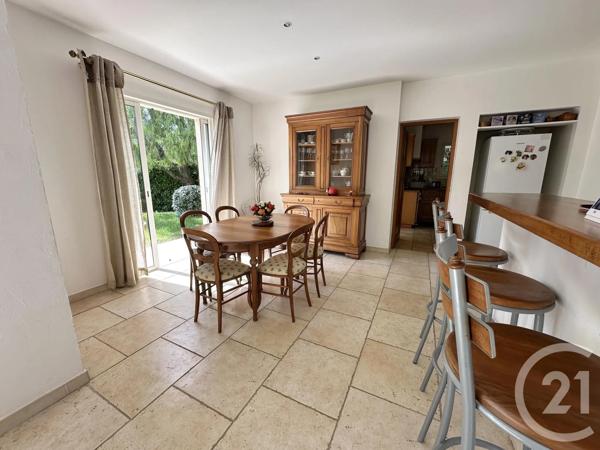 Maison à vendre  6 pièces - 162 m 2   ST CYR SUR MER  - 83