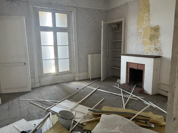 Immeuble à vendre 182 069 € Ruffec 600 m² DPE