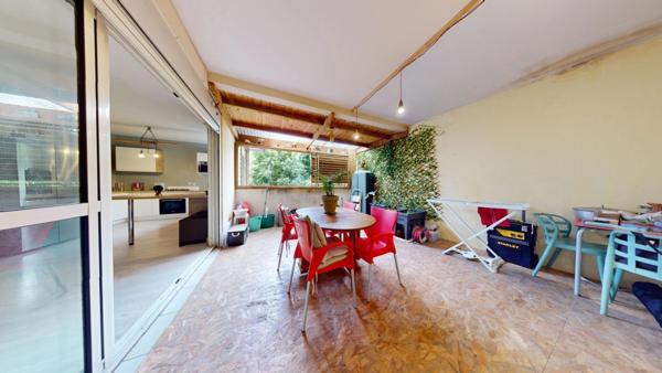 Appartement à vendre 4 pièces proche de Saint-Paul ()