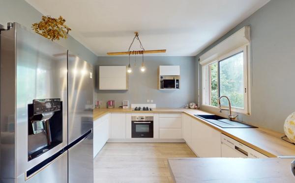 Appartement à vendre 4 pièces proche de Saint-Paul ()