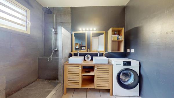 Appartement à vendre 4 pièces proche de Saint-Paul ()