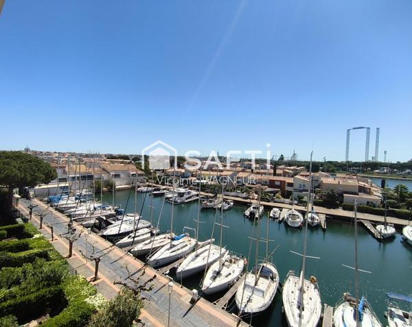 Appartement vue Port et Mer avec grande terrasse.