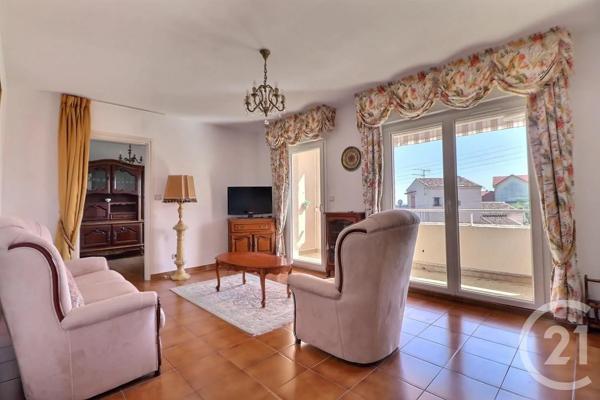 Appartement à vendre  4 pièces - 77,18 m 2   ST RAPHAEL  - 83
