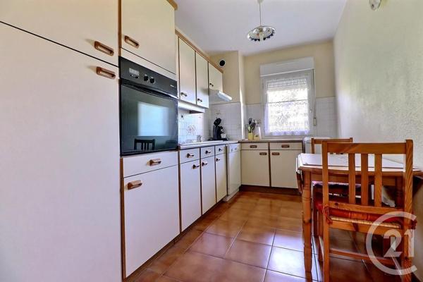 Appartement à vendre  4 pièces - 77,18 m 2   ST RAPHAEL  - 83