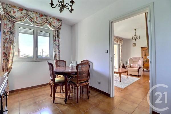 Appartement à vendre  4 pièces - 77,18 m 2   ST RAPHAEL  - 83
