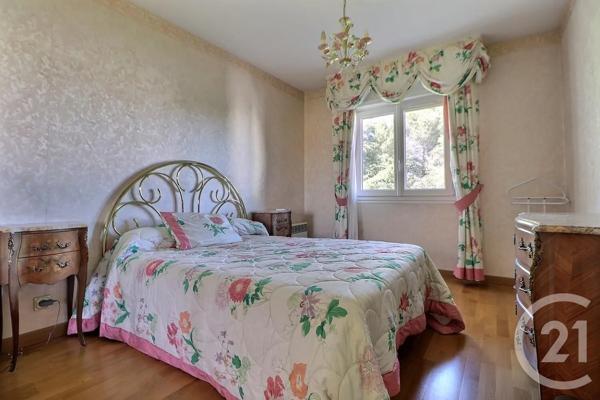 Appartement à vendre  4 pièces - 77,18 m 2   ST RAPHAEL  - 83