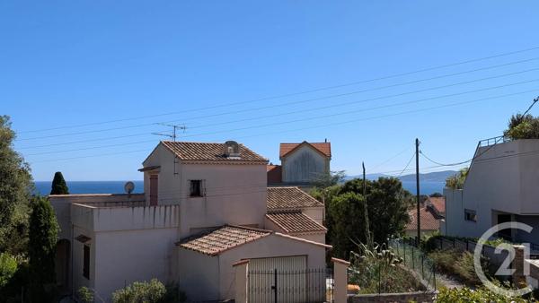 Appartement à vendre  4 pièces - 77,18 m 2   ST RAPHAEL  - 83