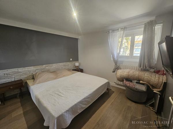MIGNE-AUXANCES, maison d'environ 152 m² avec piscine dans un environnement calme.