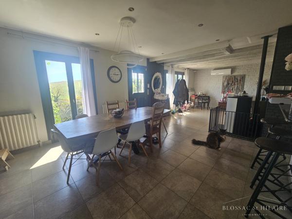 MIGNE-AUXANCES, maison d'environ 152 m² avec piscine dans un environnement calme.