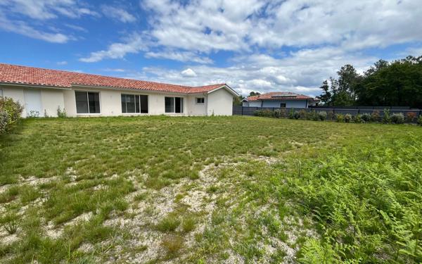 Maison à vendre    4 pièces •  Messanges