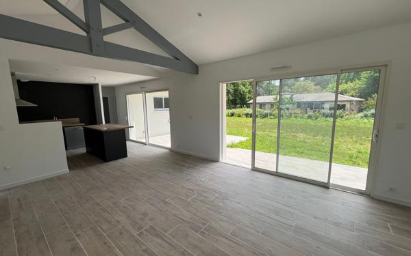 Maison à vendre    4 pièces •  Messanges