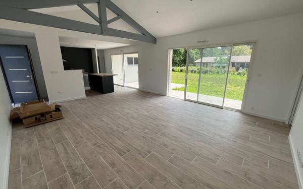 Maison à vendre    4 pièces •  Messanges