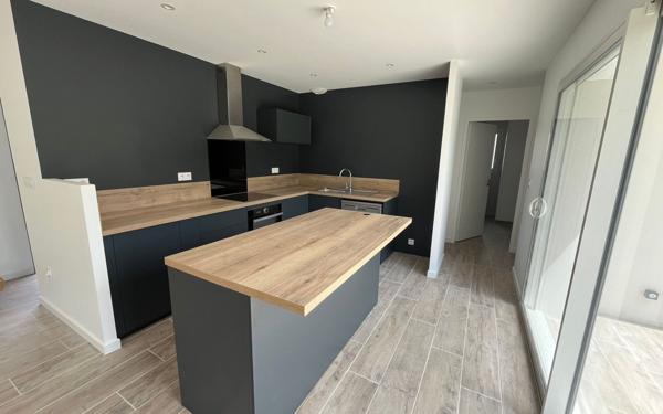 Maison à vendre    4 pièces •  Messanges