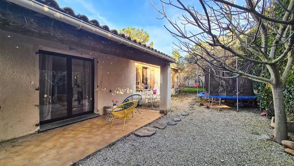 CHATEAURENARD - Maison de plain-pied 3 chambres