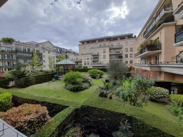 Appartement à vendre    4 pièces • 103,71 m2 Le Plessis-Robinson