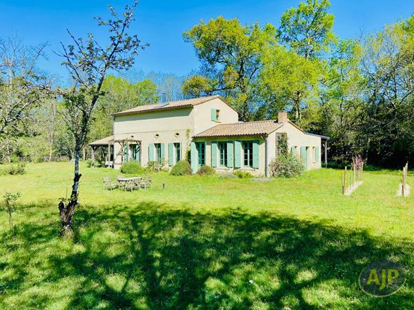 Vente maison Lesparre Medoc : 600 000 € - AJP Lesparre Immobilier