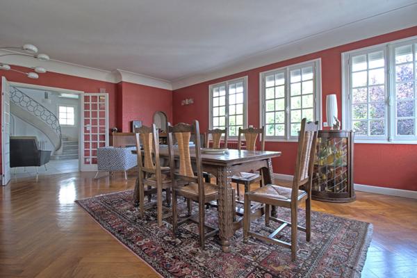 AGEN - Maison de ville de 230 m² avec 5 chambres, garage, piscine sur un terrain de 790 m² en centre ville d'Agen