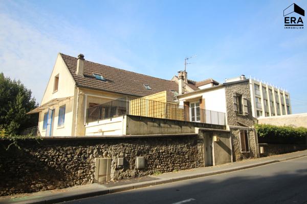 ATYPIQUE F3 AVEC TERRASSE ET PARKING