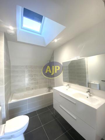 Maison à louer Guemene Penfao : 3 pièces, 83m² avec 2 chambre(s) à 850€ - AJP By Marie