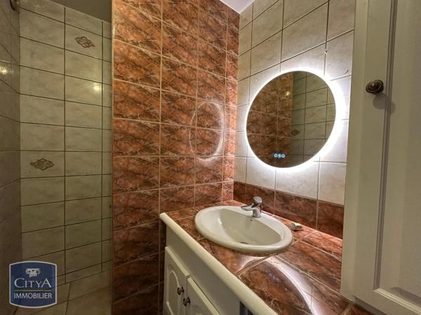 Appartement à louer 2 pièces 34m² Chambéry (73000)